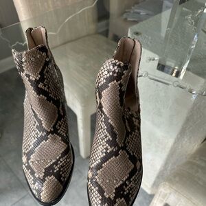 Snakeskin Patterned Women's Ankle Boots